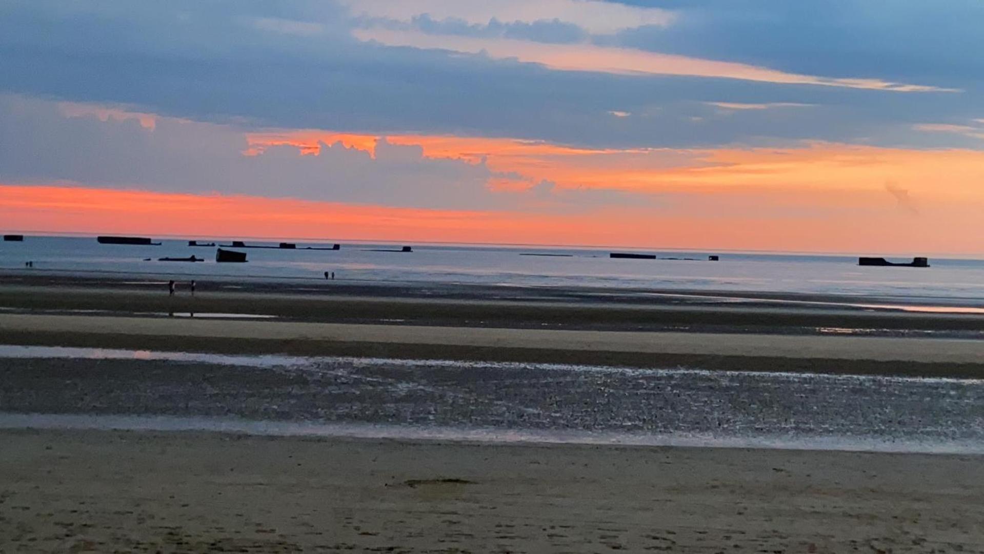 Gites En Normandie En Front De Mer A Asnelles , 3Km D'Arromanches, 10Km De Bayeux Eksteriør billede