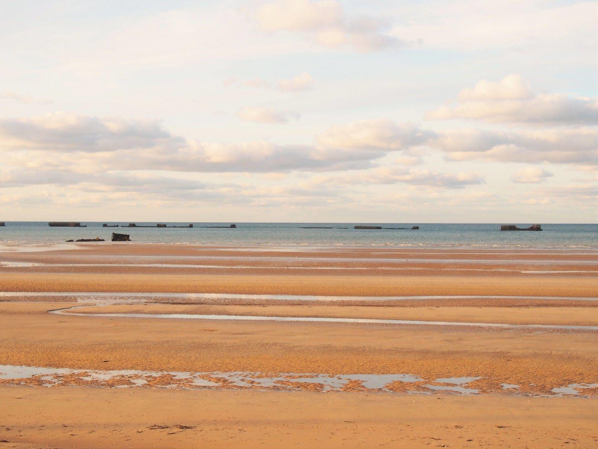 Gites En Normandie En Front De Mer A Asnelles , 3Km D'Arromanches, 10Km De Bayeux Eksteriør billede